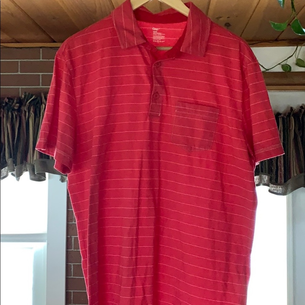 Gap red polo, three buttons